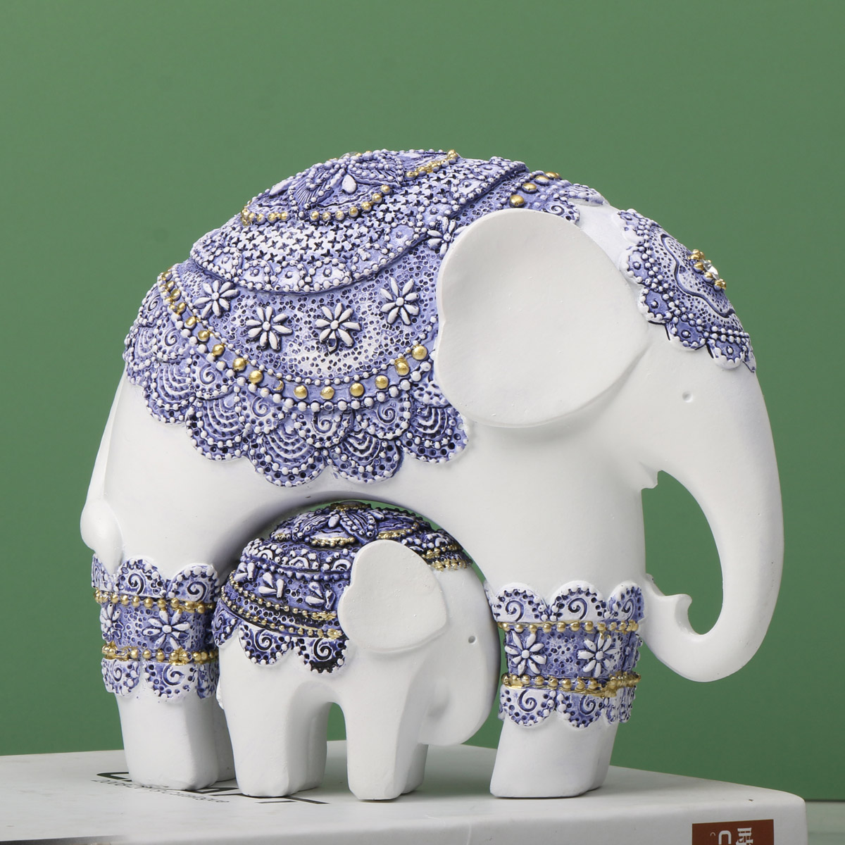 Blaue und weiße Elefanten-Skul – Home Decor Brand Bewertung und Preis